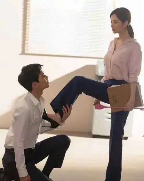 【西檬之家】Brat属性是什么？字母圈中的调皮顺服者指南